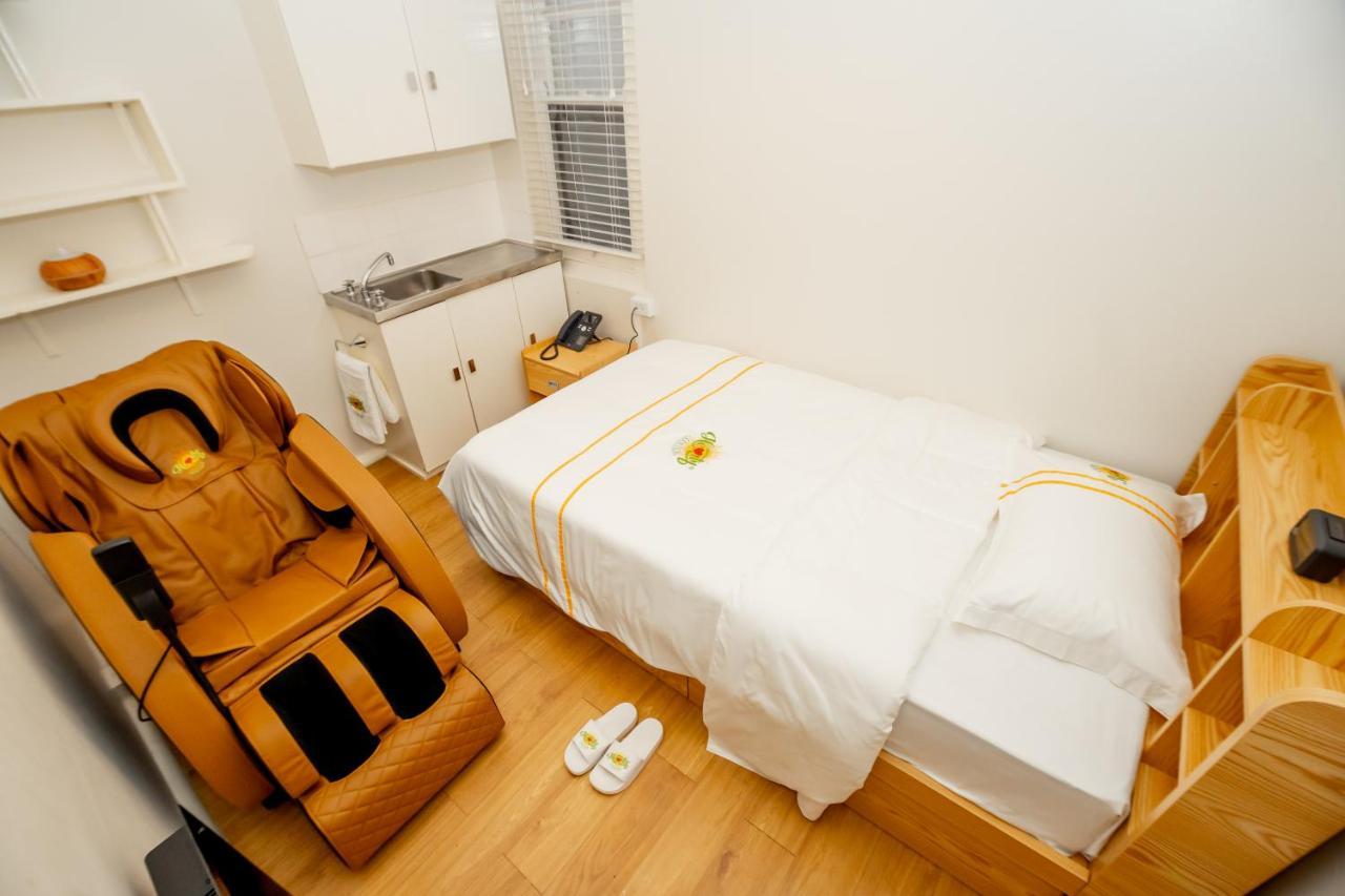 Hearty Center Motel คาทุมบา ภายนอก รูปภาพ