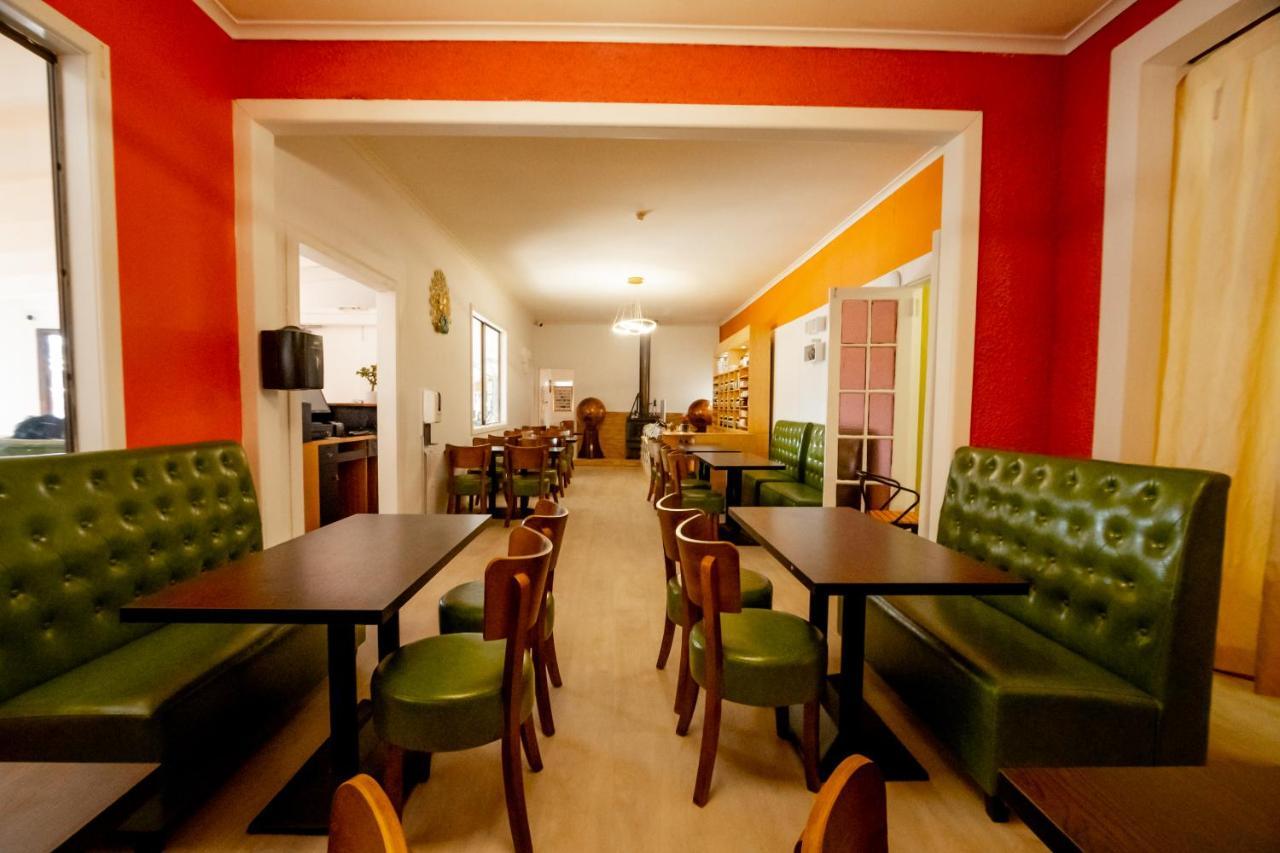 Hearty Center Motel คาทุมบา ภายนอก รูปภาพ