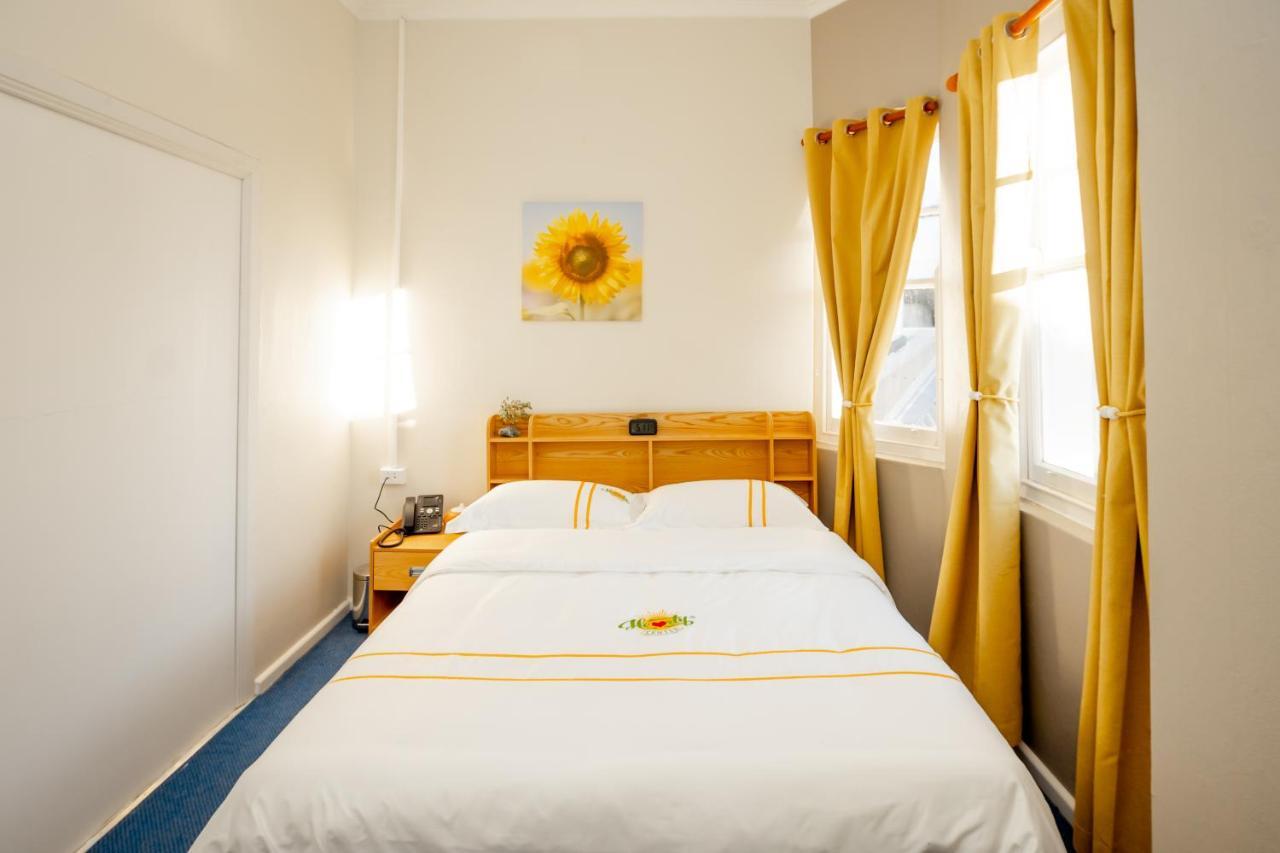 Hearty Center Motel คาทุมบา ภายนอก รูปภาพ